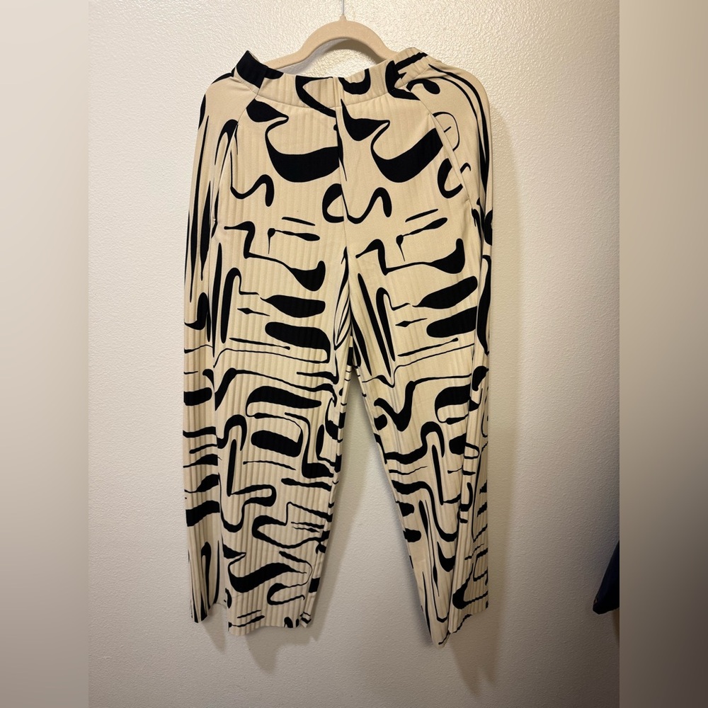 COS Black and Cream Patterned Women’s Pants size XS